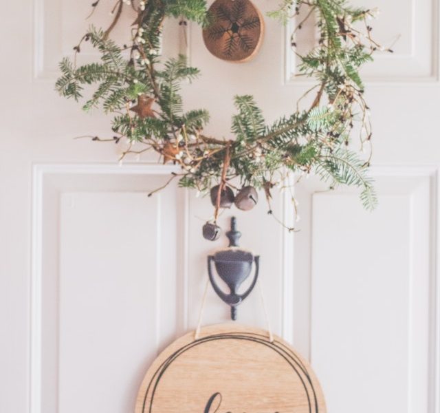 Beautiful Door Wreaths, Centre-Pieces & Mason jars – Handmade